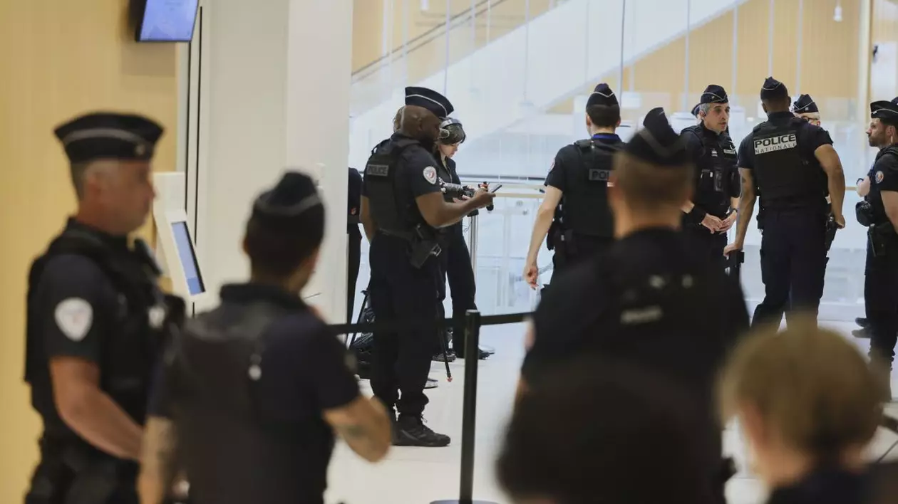 Tentativă de răpire în Paris: fiica unui magnat crypto, salvată în ultimul moment de tată