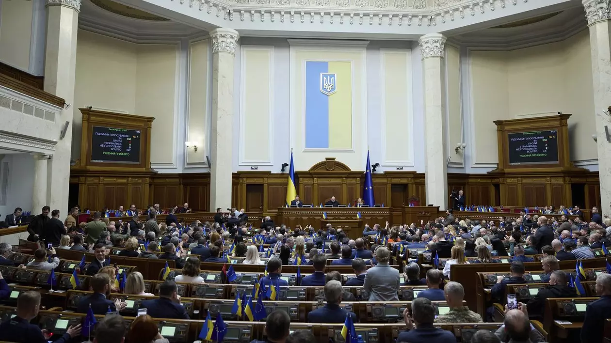 Parlamentul ucrainean a ratificat acordul mineralelor cu SUA: un „parteneriat istoric”
