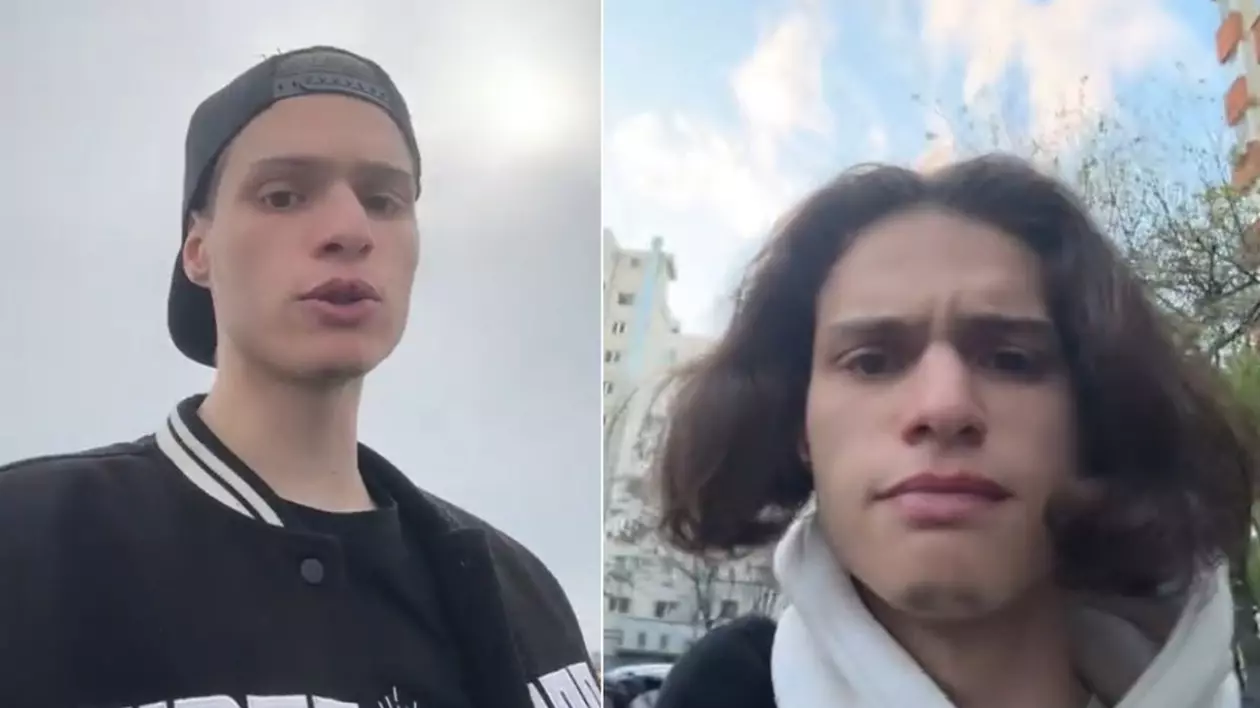 Colaj din două fotografii cu Rareș Ion, în stânga cu șapcă pe cap și o bluză neagră, iar în dreapta cu părul lung și un fular alb la gât