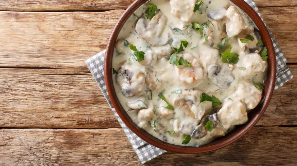 Ciulama de ciuperci cu smântână - trucuri pentru o ciulama deliciosă