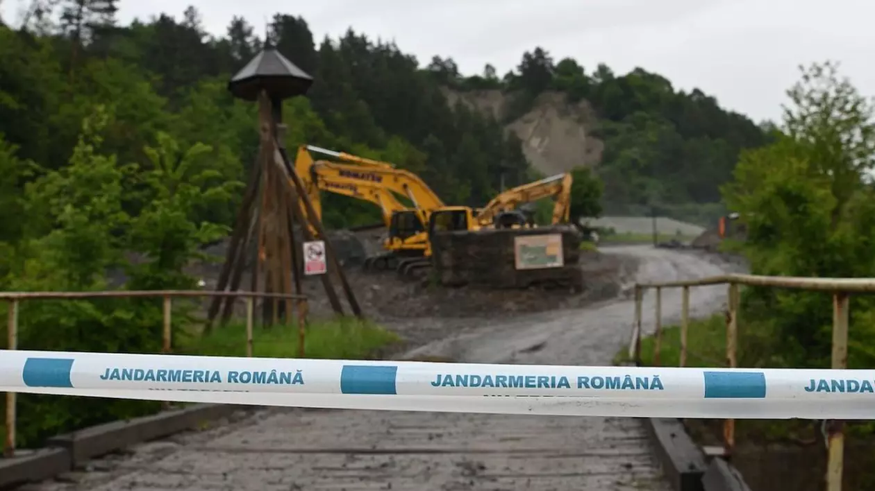Situație critică la Salina Praid din cauza inundațiilor. Debitul pârâului  Corund a crescut de 100 de ori, activitățile sunt suspendate
