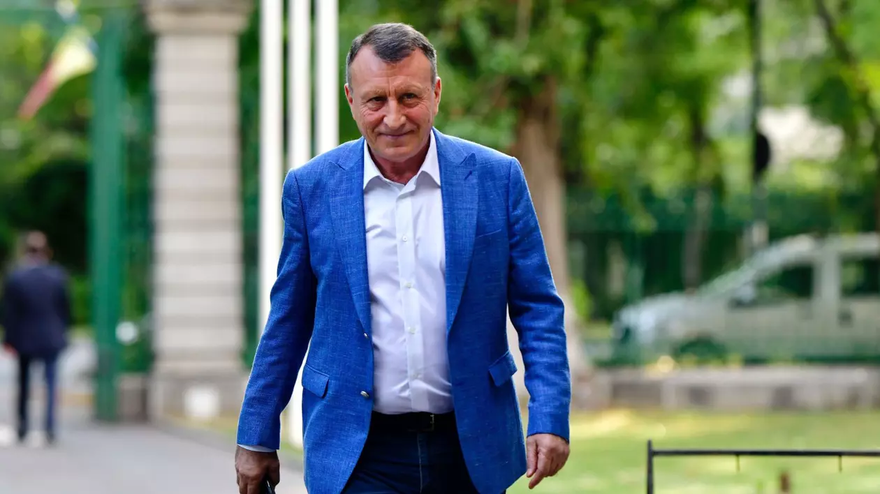 Secretarul general al PSD, Paul Stănescu, o figură controversată în partidul condus de Marcel Ciolacu