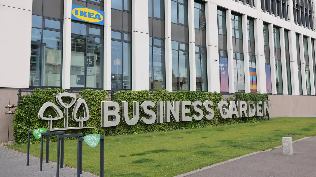 IKEA - poza de afara facuta la noul showroom IKEa din Business garden