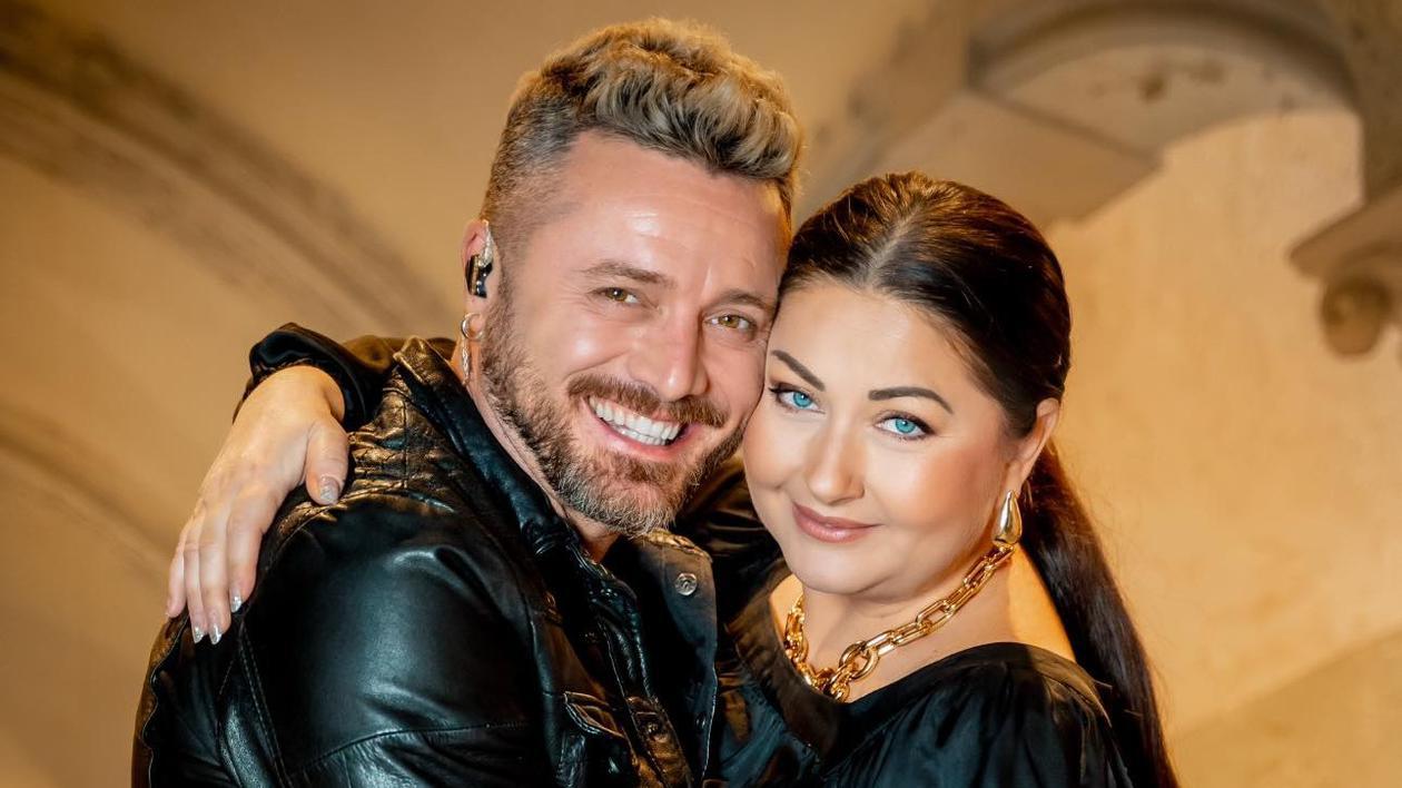 Obiectele norocoase pe care Tavi Clonda le-a luat la „Tempting Fortune România”. „Pe o parte suntem noi doi și pe o parte sunt fetele”