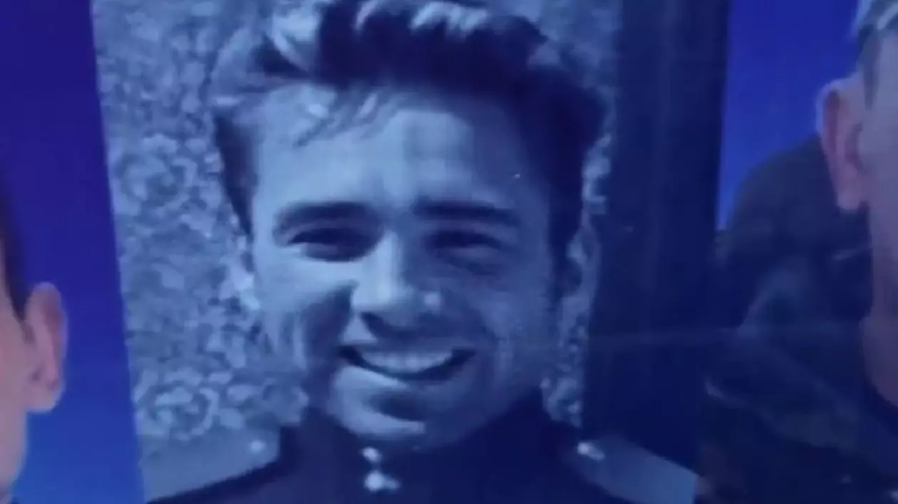 Cum au ajuns poze cu un actor american de filme pentru adulți pe un memorial din regiunea rusă Kursk: „Erou de război!”