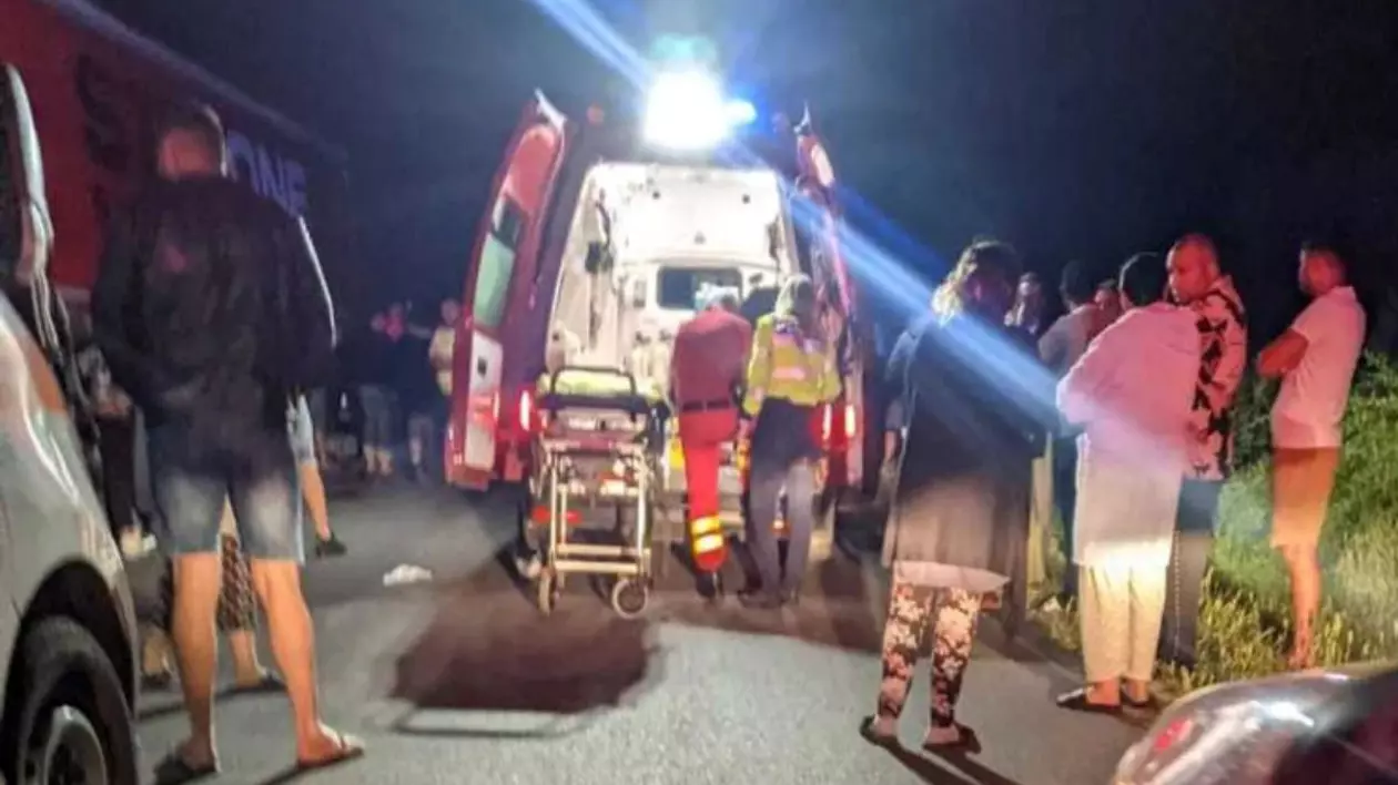 Doi tineri din Galați, frate și soră, de 18 și 21 de ani, morți într-un Logan zdrobit de TIR