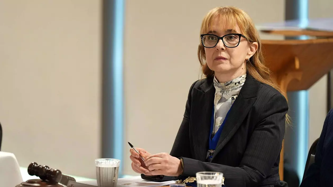 Alisa Russell, prima rom&acirc;nc&#259; aleas&#259; primar &icirc;ntr-un ora&#537; din Marea Britanie: &bdquo;Func&#539;ia este una voluntar&#259;, f&#259;r&#259; un salariu, dar cu multe responsabilit&#259;&#539;i&rdquo;&nbsp;