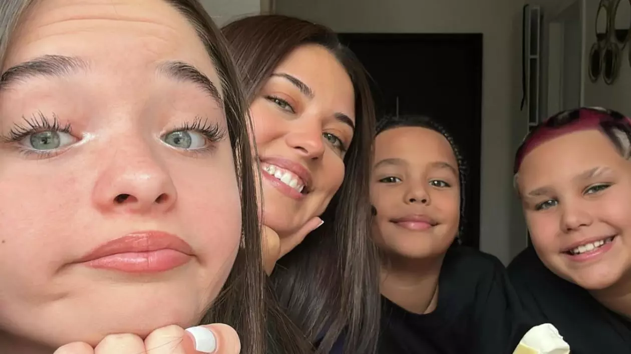 Provocările Antoniei ca mamă a trei copii. Maya, fiica ei, are deja 14 ani: „Am devenit mamă când eram încă o fată care abia învăța cine e”
