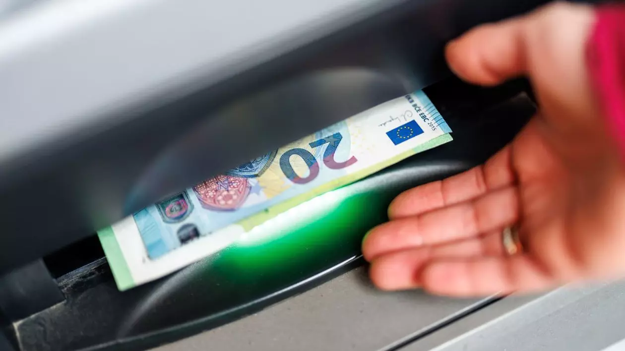 B&#259;ncile europene vor impune o limit&#259; maxim&#259; de 3.000 de euro pentru noua moned&#259; euro digital