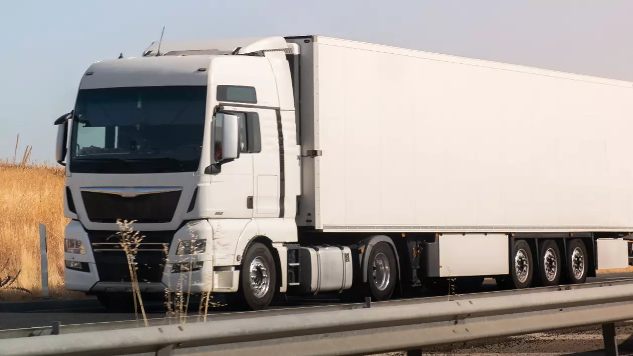&#536;ofer de camion de 59 de ani sufer&#259; un stop cardiac la volan &#537;i este salvat &icirc;n ultimul moment