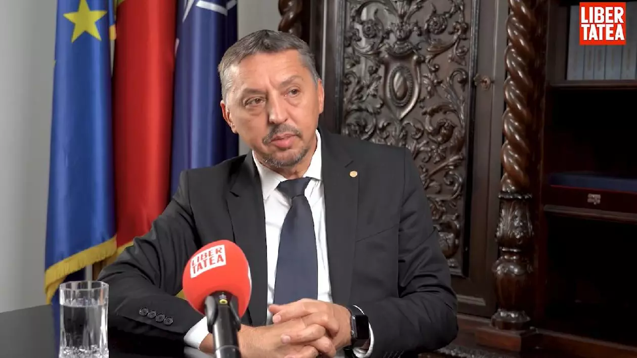 Ministrul Educației, Daniel David, oferă un interviu ziarului Libertatea
