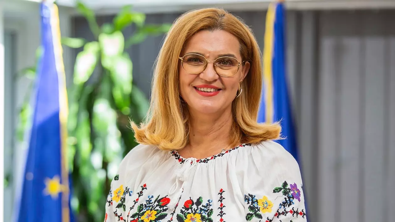 Elisabeta Lipă, adevărul despre relația cu fiul ei, Dragoș, în vârstă de 27 de ani. „A studiat la Geneva Business School”