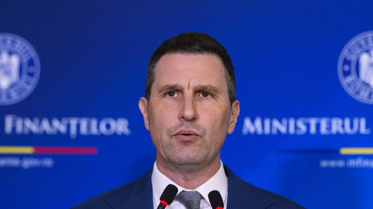 Tanczos Barna, ministrul Finantelor, sustine o conferinta de presa