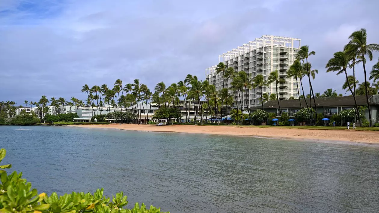 Plaja din fața Hotelului și Resortului Kahala de pe insula hawaiană Oahu.