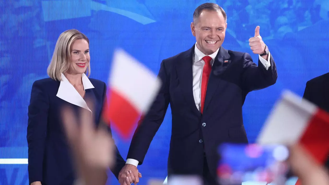 Karol Nawrocki și soția sa Marta Nawrocka în timpul campaniei electorale pentru alegerile prezidențiale din Polonia Foto: Hepta