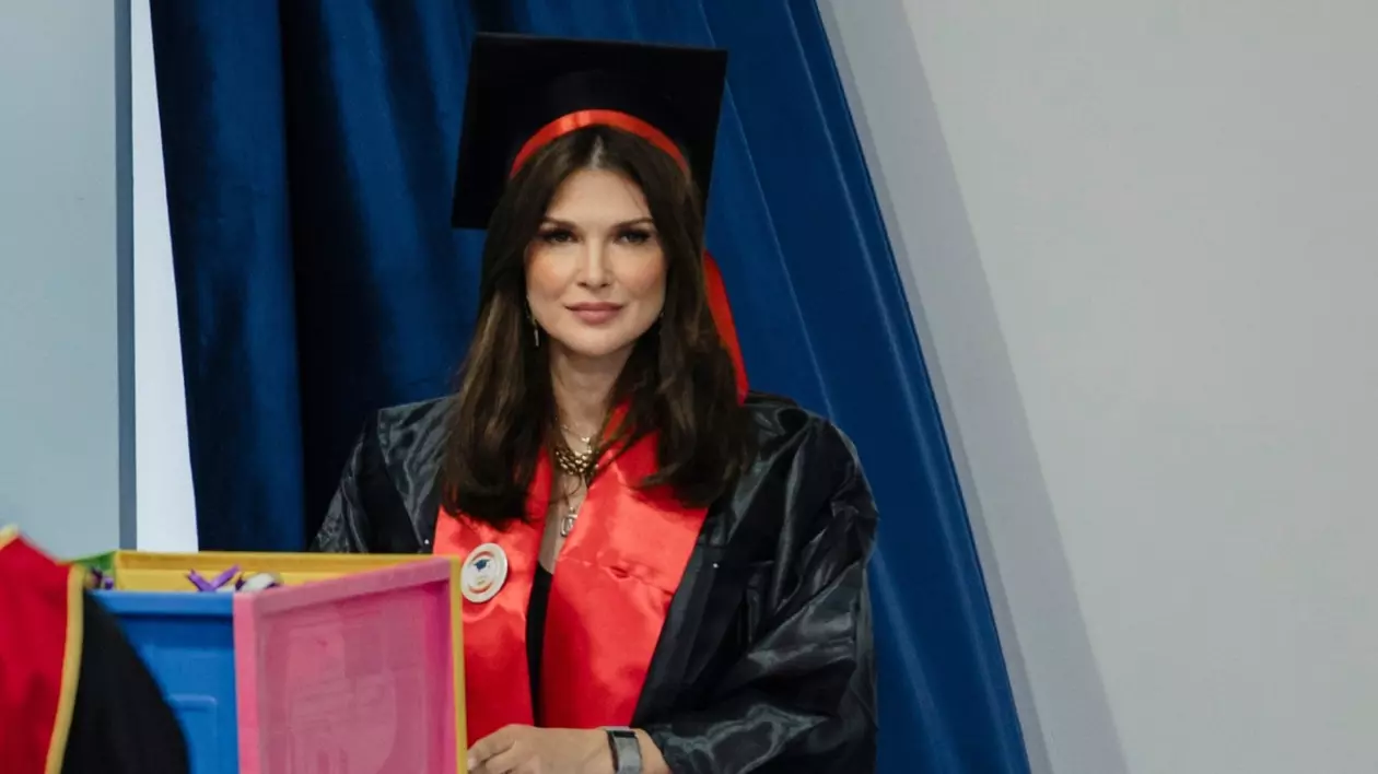 Monica Bîrlădeanu a terminat Facultatea de Psihologie