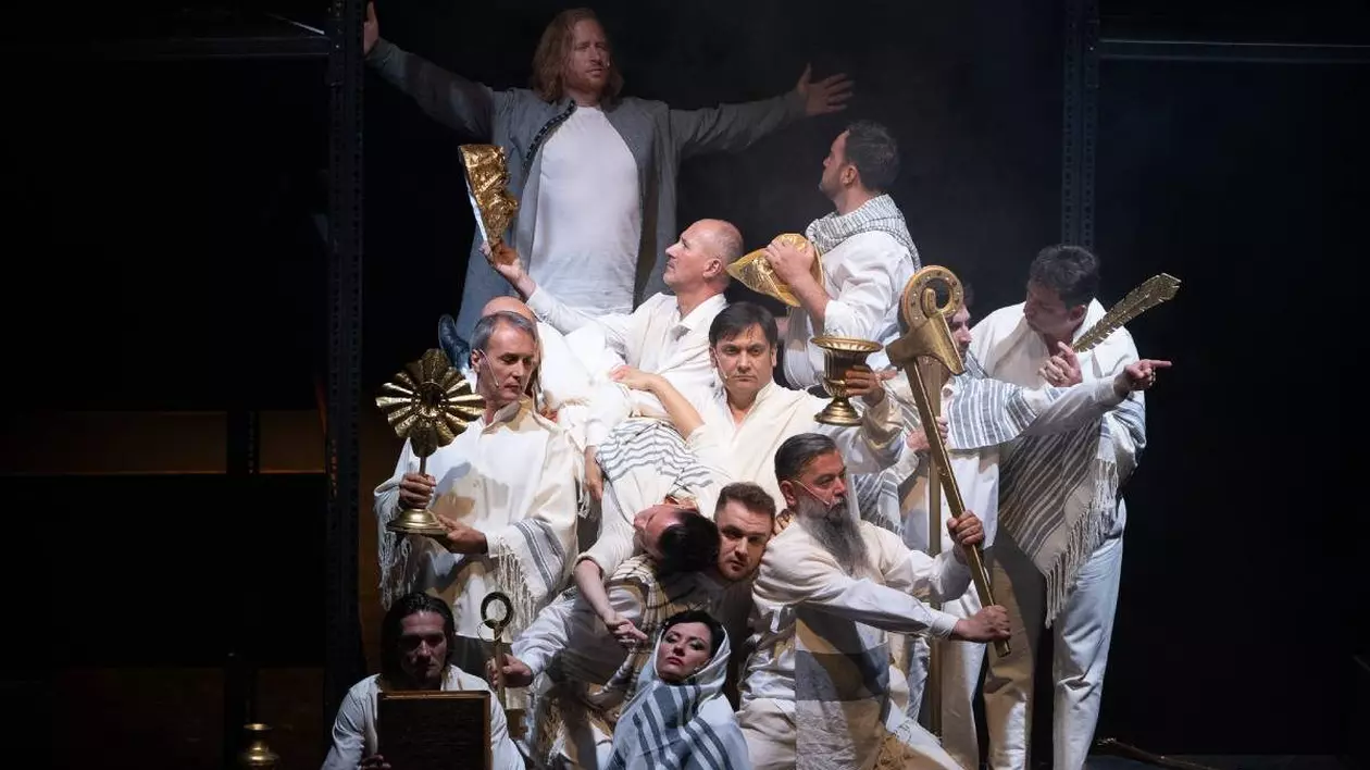 Imagine cu cei care dau viață personajelor din „Jesus Christ Superstar”