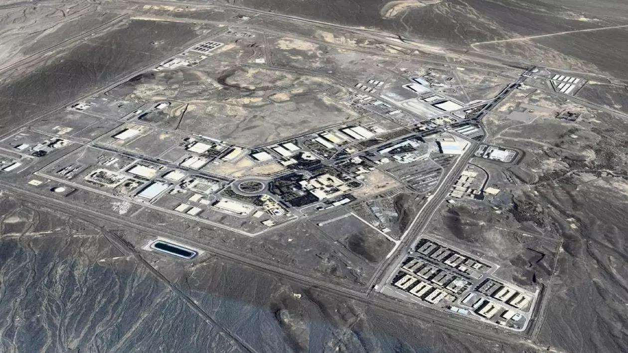 O imagine Google Maps a instalației nucleare iraniene de la Natanz. Harta include date din septembrie 2023 până în aprilie 2024. Forțele de Apărare ale Israelului (IDF) au declarat că instalația nucleară iranienă de la Natanz a fost vizată într-un atac militar major.