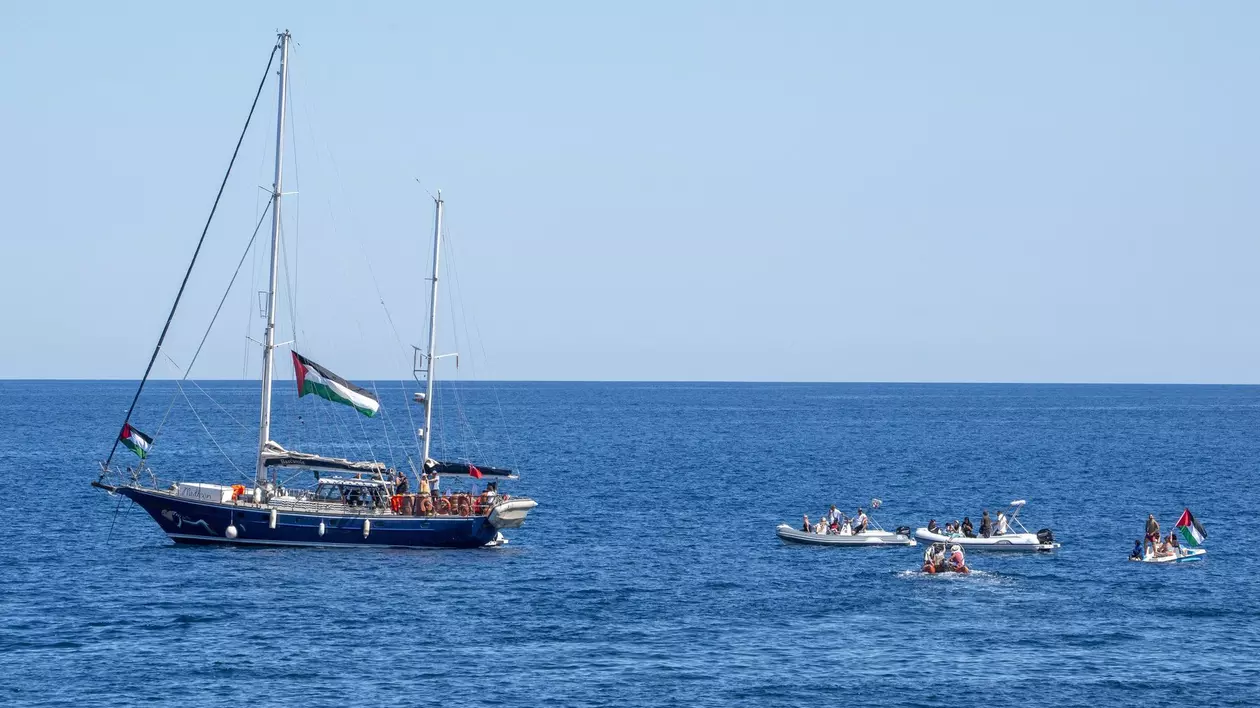 Imagine cu nava Madleen în drum spre Gaza, înainte de a acosta în Israel