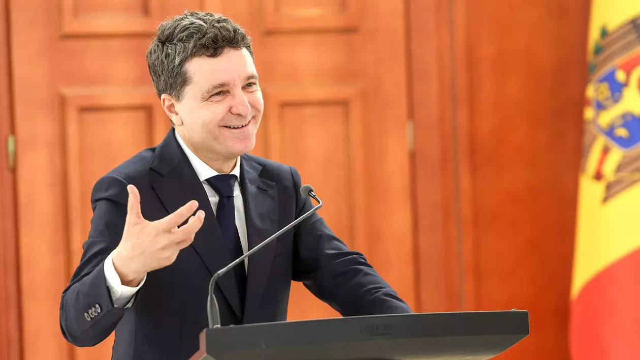Nicu&#537;or Dan a f&#259;cut anun&#539;ul despre noul premier chiar c&acirc;nd PSD, PNL, USR &#537;i UDMR se certau pe taxe: &bdquo;Am un r&#259;spuns din trei litere&rdquo;