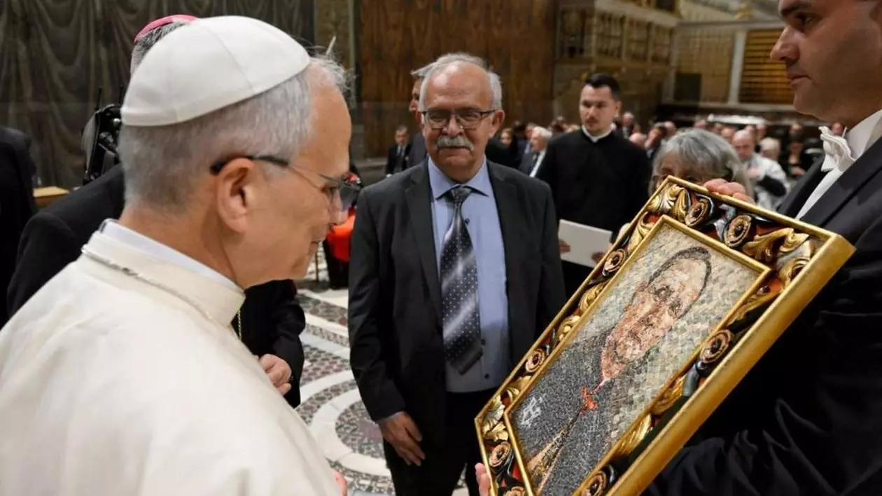 Papa Leon al XIV-lea la Comemorarea Fericitului Iuliu Hossu în Capela Sixtină. Foto: Vaticannews