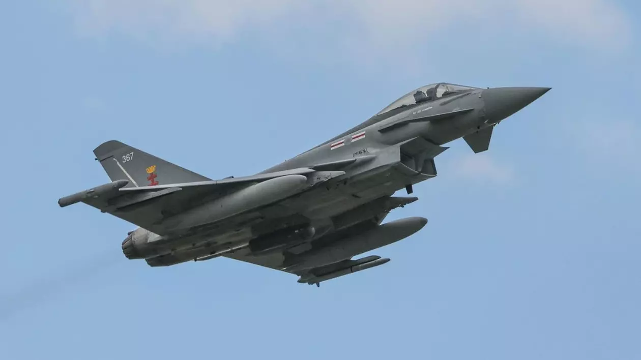 RAF Eurofighter Typhoon FGR4 decolând de la RAF Coningsby, Coningsby, Regatul Unit, 28 mai 2025