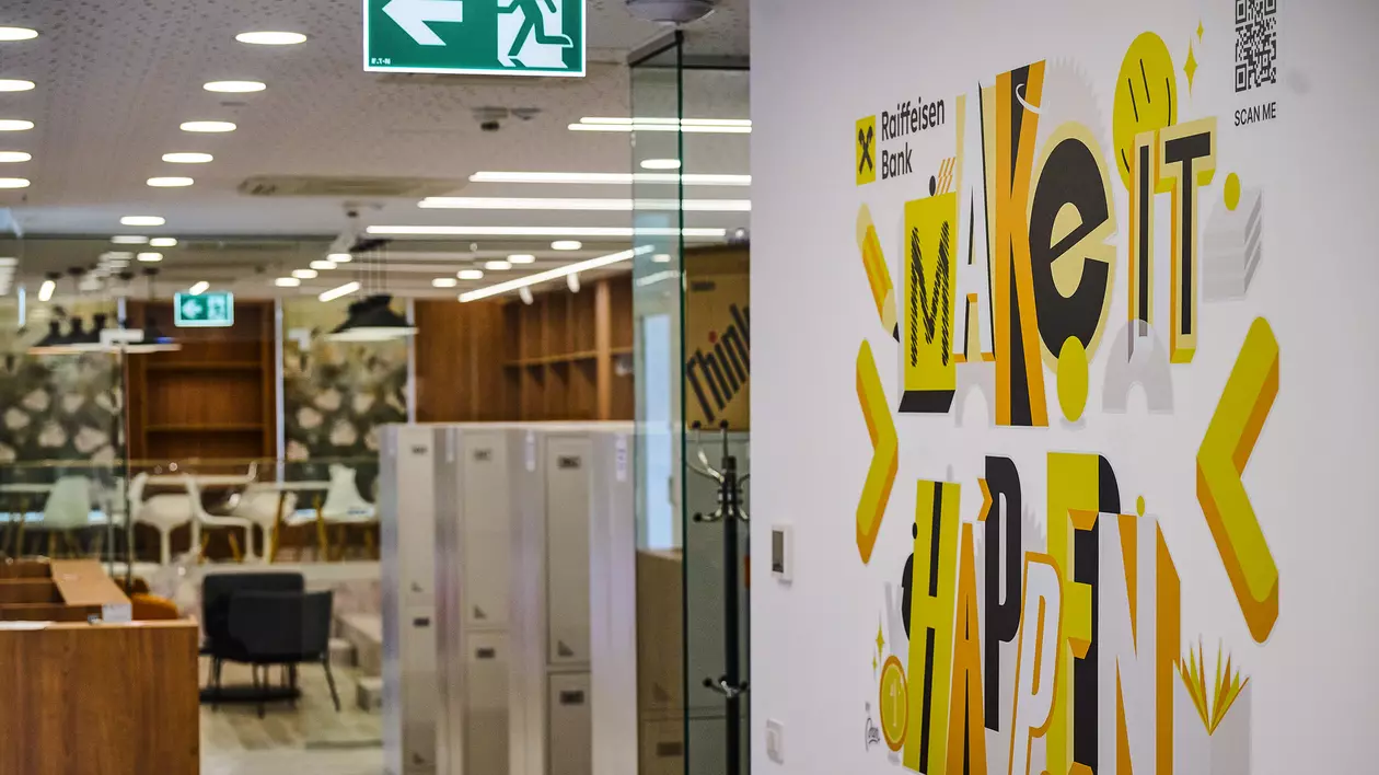 Raiffeisen Bank România contribuie la modernizarea spațiilor multifuncționale pentru studenții din Iași și din alte 7 centre universitare din țară