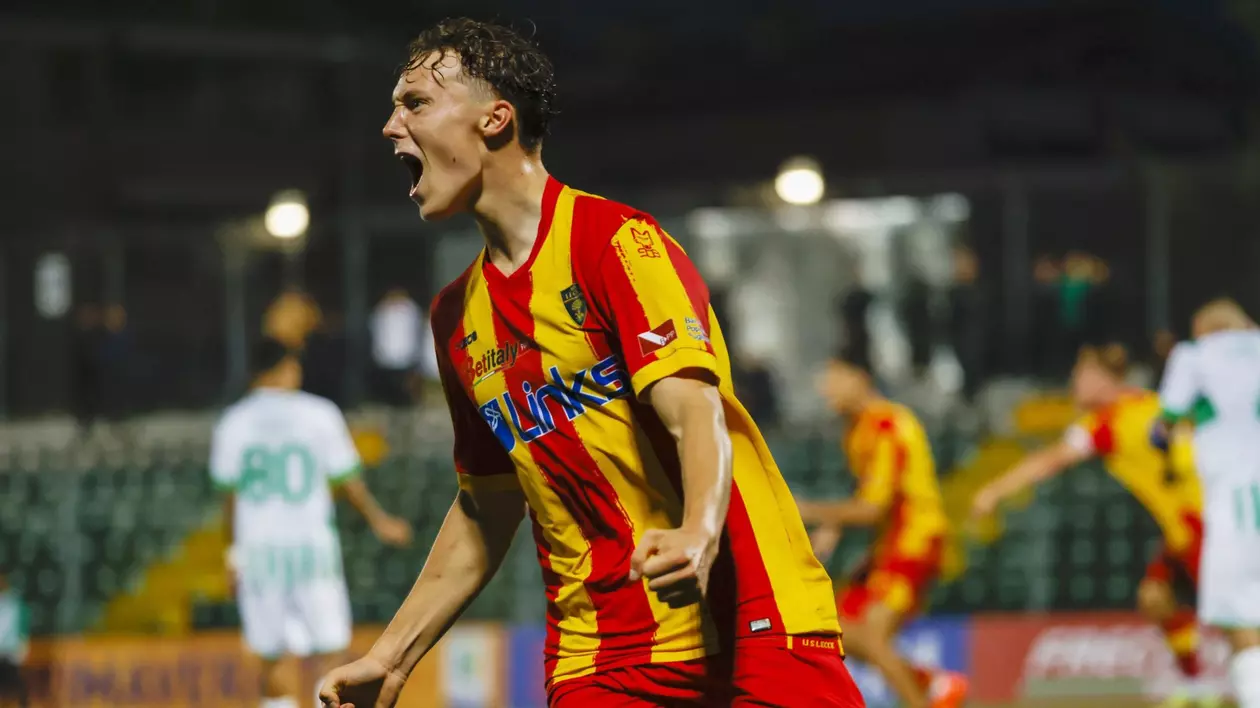 Rareș Burnete, atacantul naționalei de tineret care joacă la Lecce: „Hagi n-a mai achitat clauza de 10.000 de euro și s-a întors la Colțea”. A refuzat mașina cadou de ziua lui de la mama