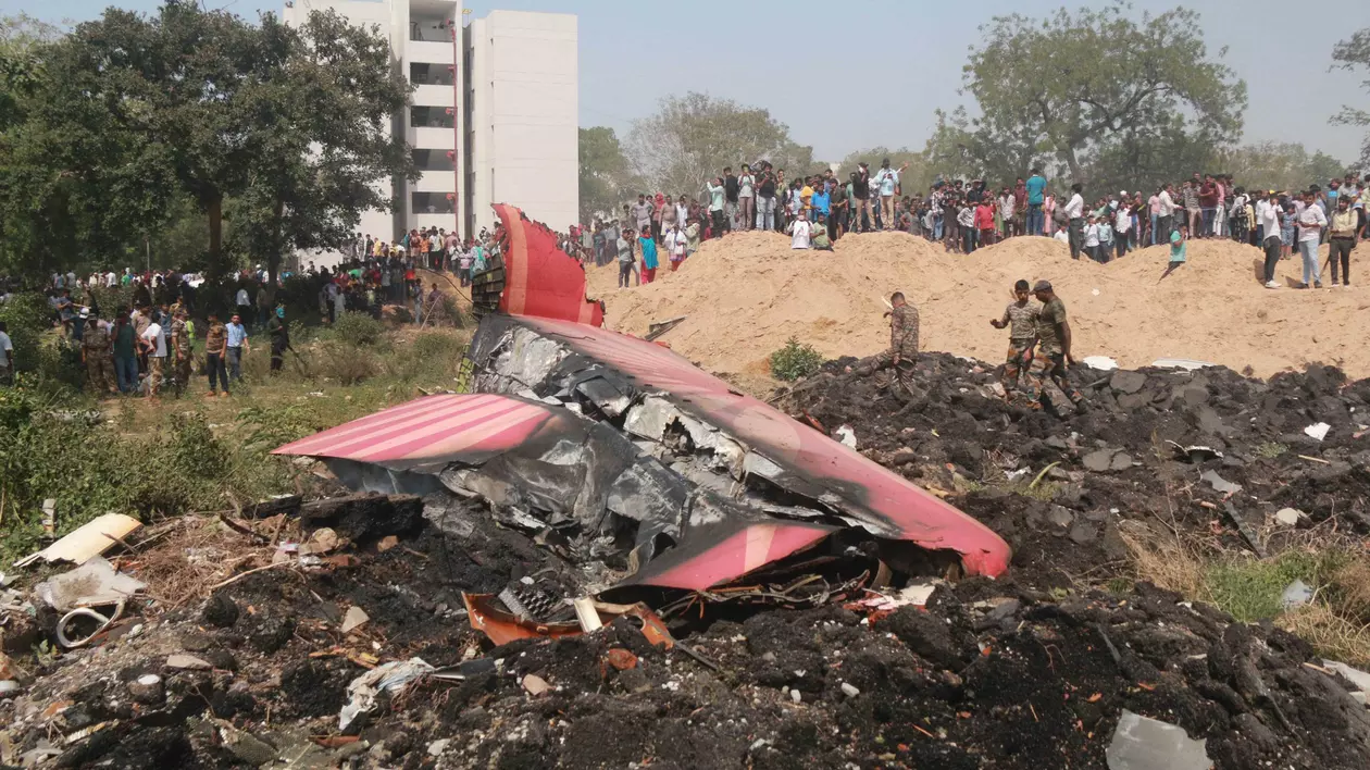 Resturile avionului Air India prăbușit în Ahmedabad. Foto Hepta