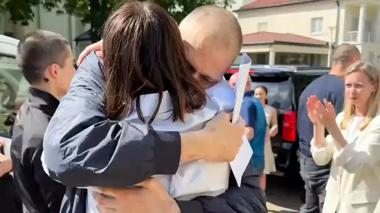 Svetlana Tihanovskaia și soțul ei s-au îmbrățișat din nou după cinci ani Foto: Profimedia