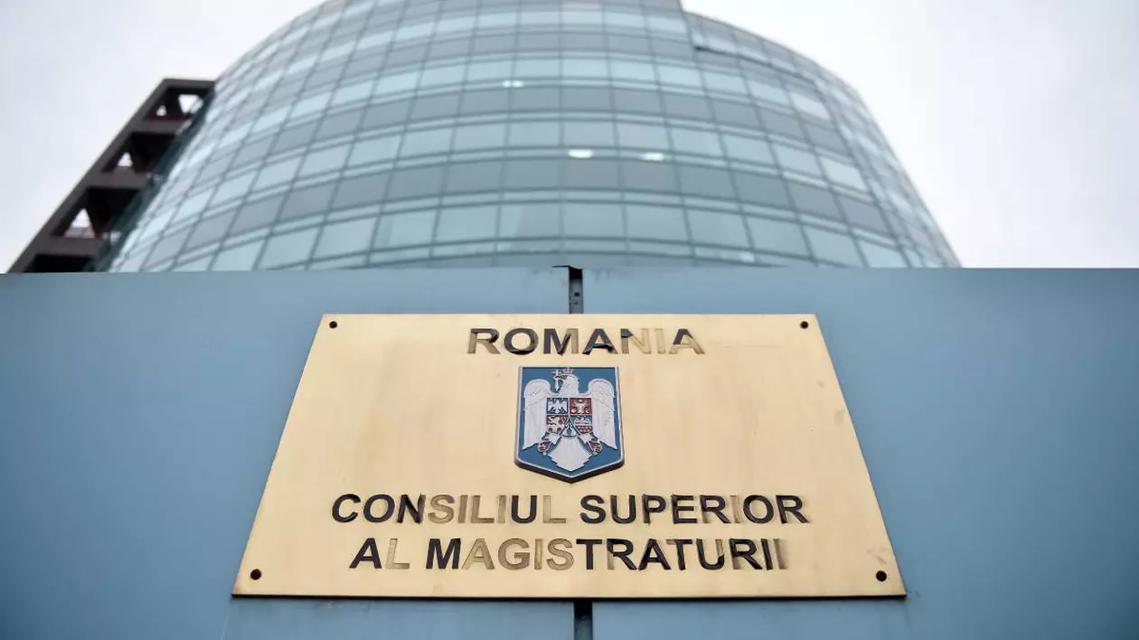 CSM &icirc;l contrazice pe premierul Bolojan &icirc;n privin&#539;a v&acirc;rstei medii de pensionare a judec&#259;torilor: &bdquo;Scopul e dezinformarea societ&#259;&#355;ii &#351;i ostilizarea acesteia&rdquo;