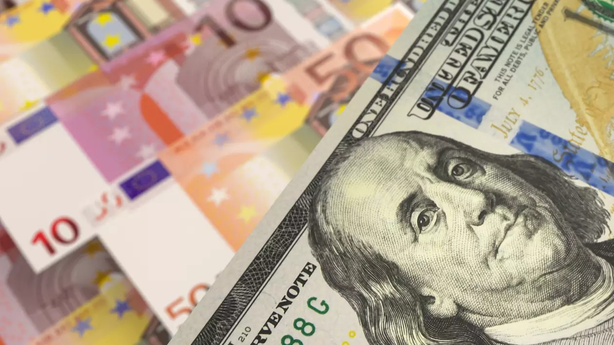 Dolarul se clatin&#259;, dar nu are rival. De ce euro nu poate prelua rolul de moned&#259; global&#259; f&#259;r&#259; un element-cheie