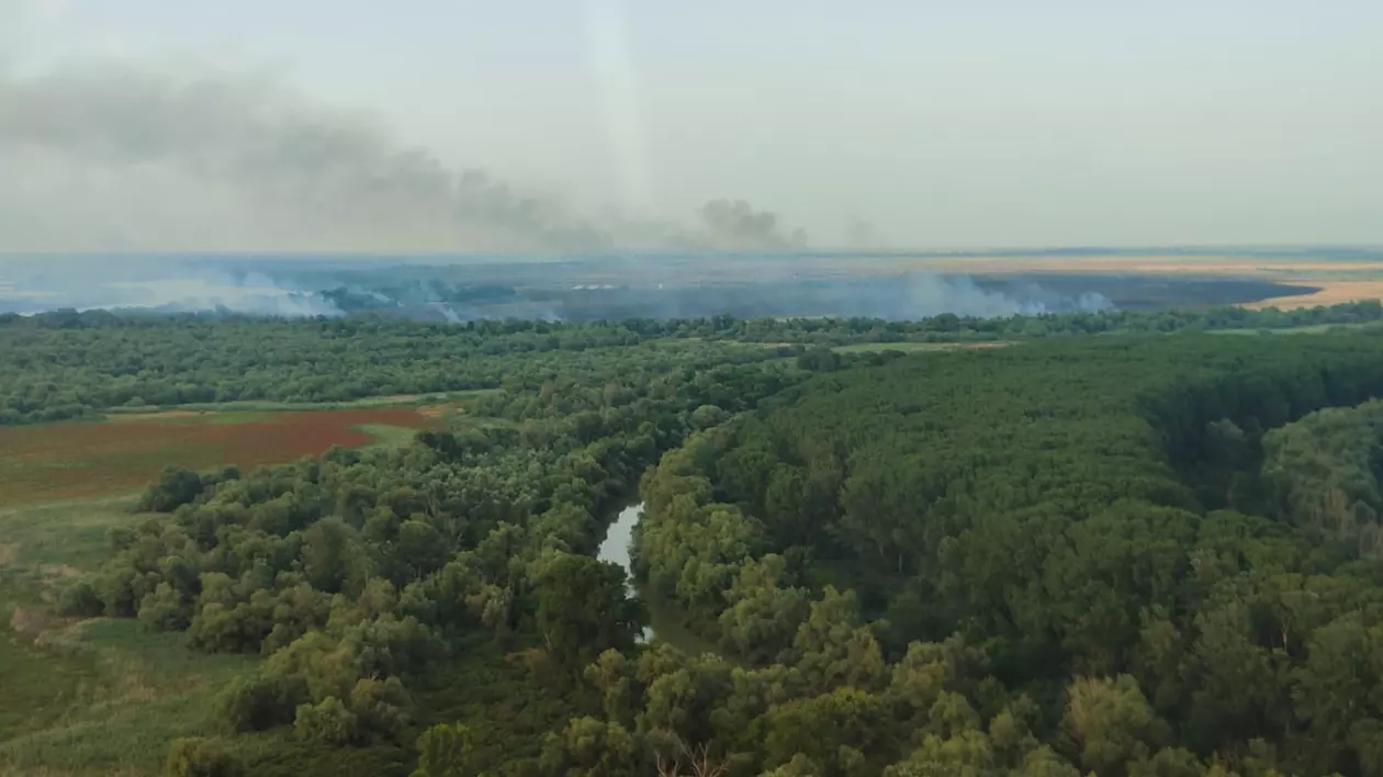 Incendiu în Tulcea, văzut din elicopterul Back Hawk.
