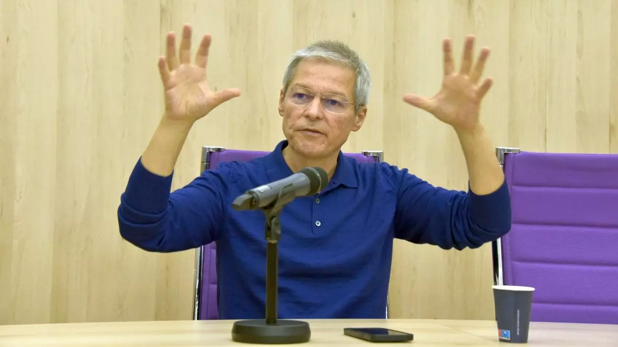 Sorin Grindeanu, despre varianta Dacian Ciolo&#351; la SIE sau SRI: &bdquo;Eu cred c&#259; e o glum&#259;. Noi nu &icirc;l vot&#259;m&rdquo;
