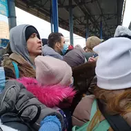 EXCLUSIVE.  Filming with people struggling to board trains departing from eastern Ukraine.  Foreign students are being treated badly, the Liberty correspondent reports