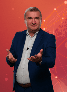 5 știri by Libertatea - Actualitate: Cum începe criza auto în România | Ce legi nu respectă statul român 