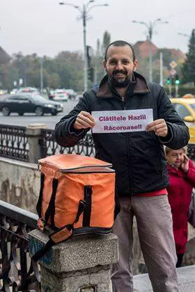 inginerul care vinde clătite la metrou 2