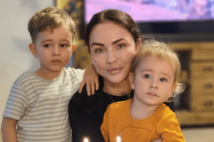 WOW! Poftiți acasă la Larențiu Reghecampf! Imagini din locuința în care antrenorul și Corina Caciuc își cresc cei doi copii!. Pe vremuri mânca lux pe ...