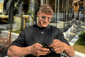 Lovitura anului în televiziune! Se mută la Antena! Un nume uriaș din România a bătut palma în mare secret… Contractul e semnat, gata! Nimeni nu se așt...