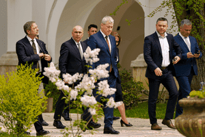 Cine e liderul PNL care încearcă să-l salveze pe Bolojan. Negocieri dure cu suveraniștii - SURSE