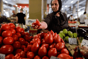 Cum să alegi roșiile dulci și zemoase din piață. Trucuri simple de care trebuie să ții cont pentru un gust autentic