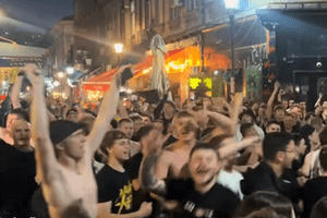 Concertul lui Max Korzh în București provoacă frenezie! Imagini incredibile: Centrul Vechi, plin de străini