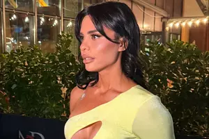 Andreea Popescu, distracție pe iaht cu un bărbat celebru și bogat din România! Imaginile spun totul despre relația lor!