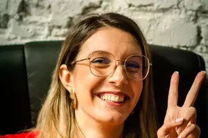 WOW, felicitări! Diana Buzoianu a împlinit 32 de ani, iar recent a vorbit și despre iubitul ei! A fost cu el la emisiune și uite cât de îndrăgostită î...