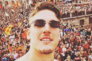 „Era beat, a urinat în vestiar! A băgat doi tineri jucători în spital”. Dezvăluiri șocante: ce riscă fotbalistul care a declanșat scandalul momentului din Serie A