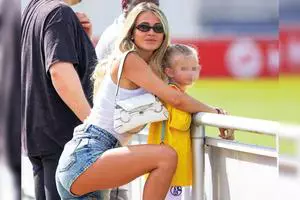 Diletta Leotta a „perturbat” antrenamentul lui Schalke