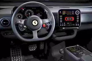 Noul Ferrari, făcut praf de fani: „E groaznic!” „Parcă e transport în comun!”