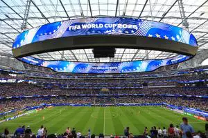 Poftiți în viitor! SUA-Paraguay s-a jucat pe un stadion de 5,5 miliarde $: gazonul e îngropat la 30 m în subsol