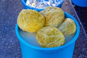 Ce să faci dacă varza murată e prea sărată