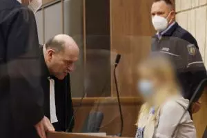 O mamă și-a ucis 5 copii, după ce a văzut o poză a soțului ei cu o altă femeie. Un tribunal din Germania a condamnat-o la închisoare pe viață